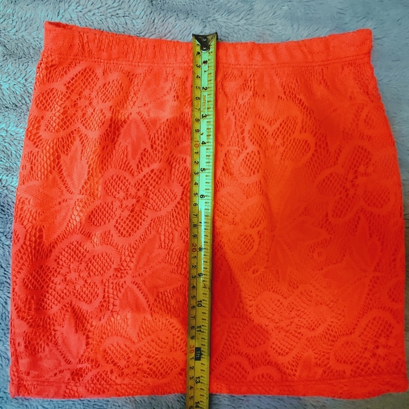 Mini skirt - Picture 2 of 3